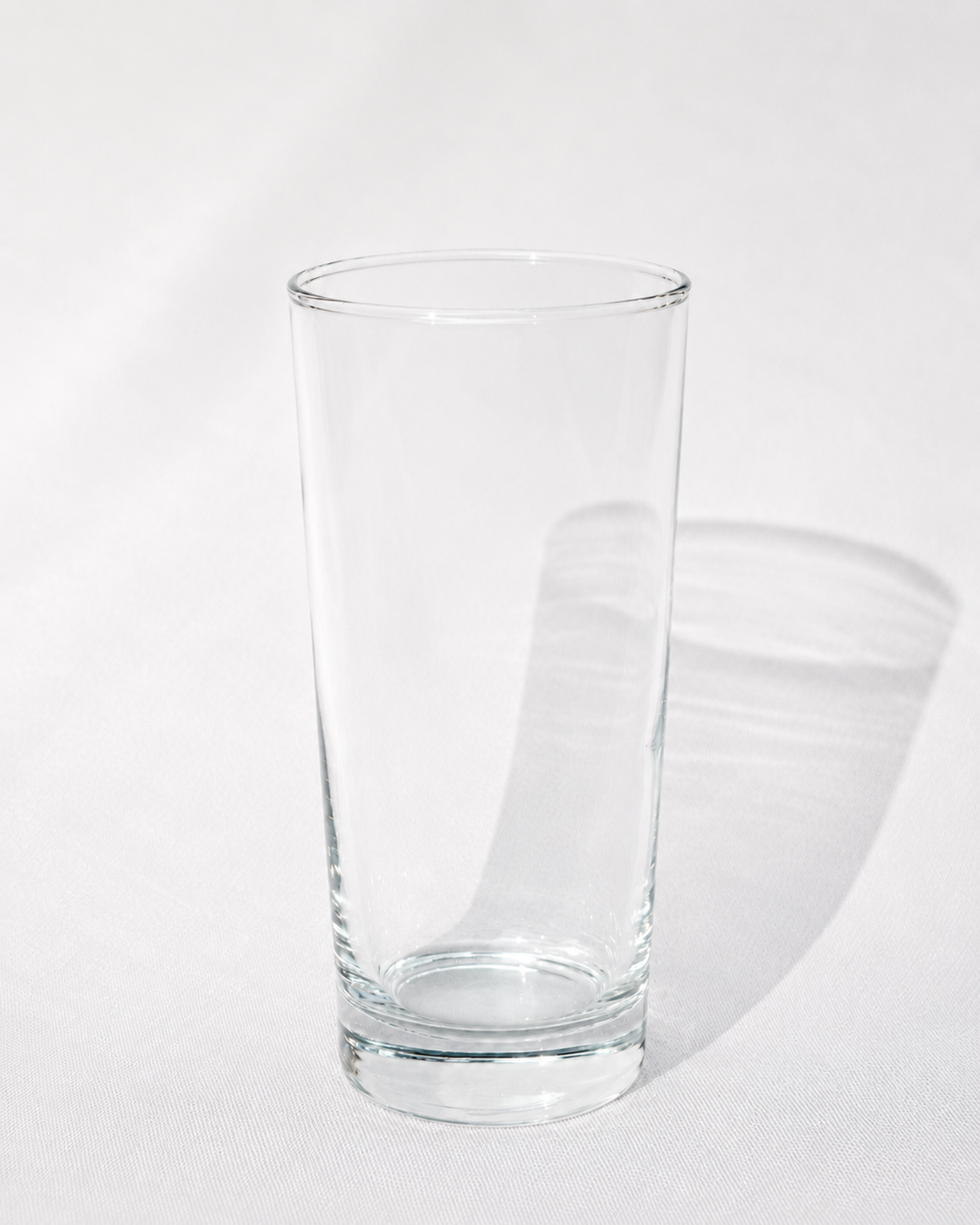 Klares hohes Trinkglas mit 40 cl Fassungsvermögen